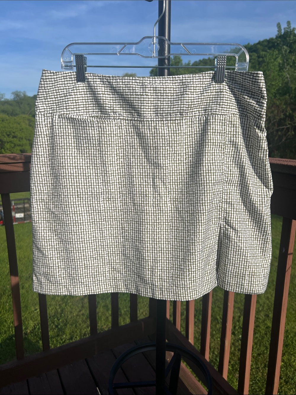 IZOD XFG Skort Stretch Golf Size 12 Olive Green & White Pattern Athletic Skirt